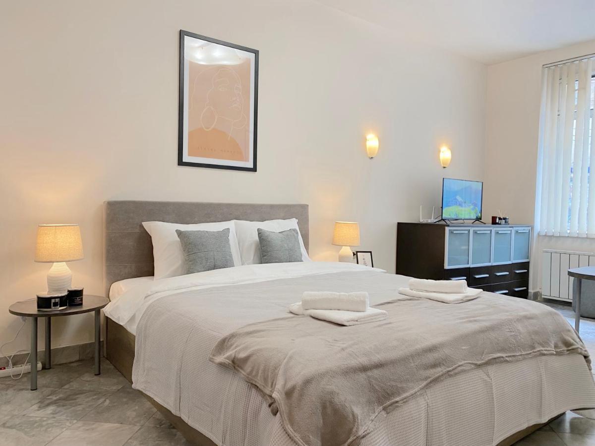 Top City Centre 1Br Apartment For 4 Guests & Fast Wifi Σόφια Εξωτερικό φωτογραφία